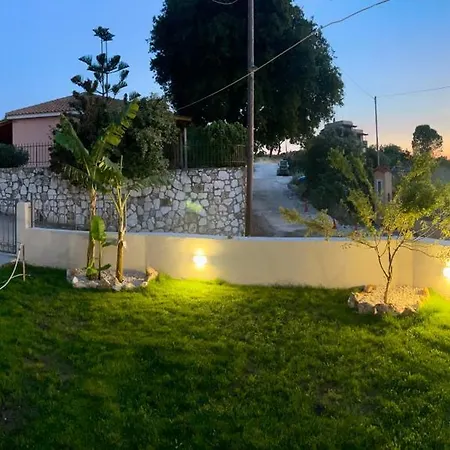 Nyaraló Pipis House *